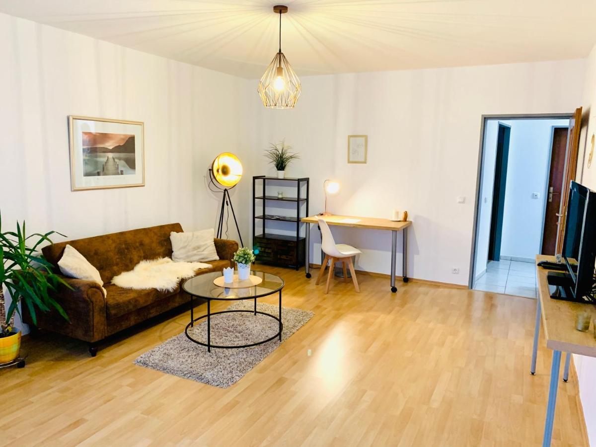 Schone, Gut Ausgestattete Wohnung Fur 1 Bis 4 Personen - Zentral Gelegen Бад-Эмс Экстерьер фото