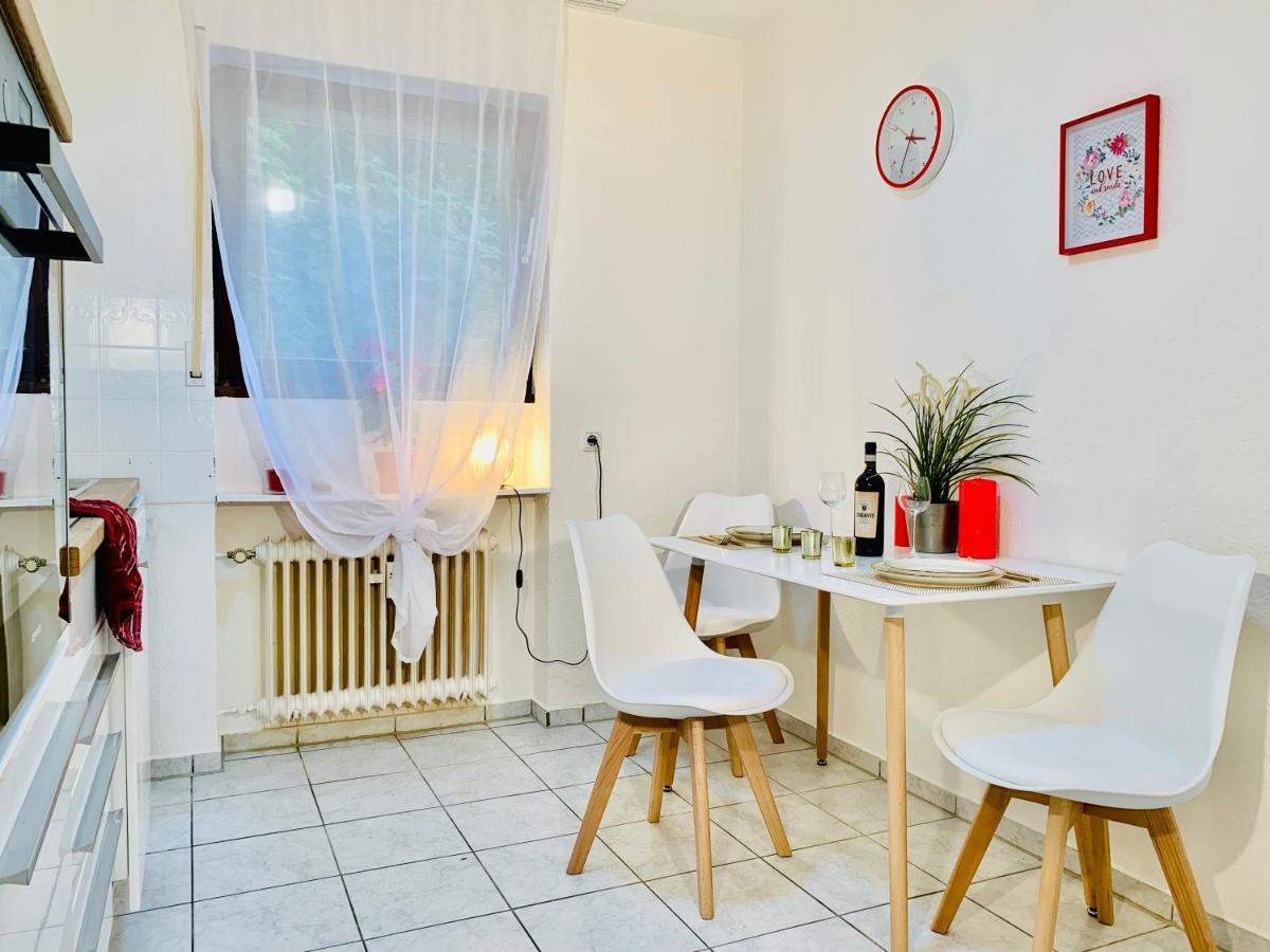 Schone, Gut Ausgestattete Wohnung Fur 1 Bis 4 Personen - Zentral Gelegen Бад-Эмс Экстерьер фото